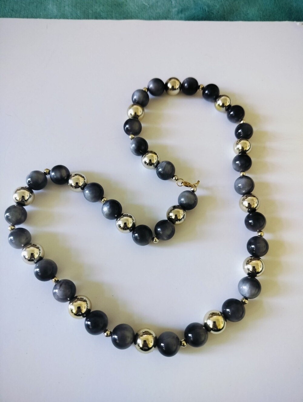 Vintage Two-Tone Statement Necklace Charcoal Gray Cat Eye & Gold Beads 18 Inch